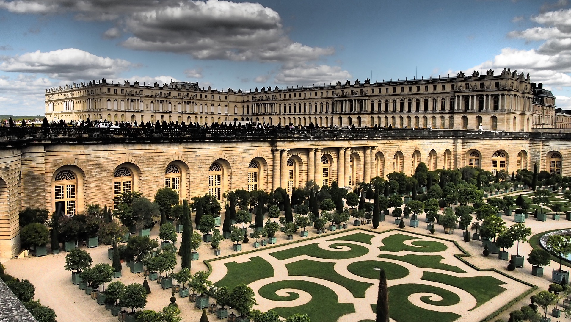 NTWRK - Versailles: From Louis XIV to Jeff Koons (Special Edition)