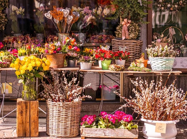 devanture d'un fleuriste à Paris