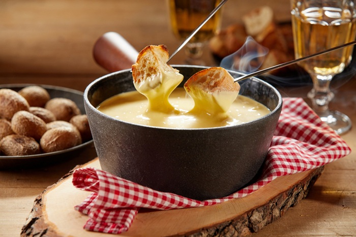 partager une fondue savoyarde en famille à Paris
