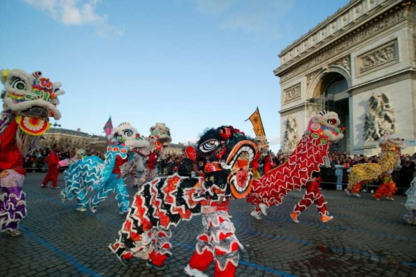 dragon du défilé du nouvel an chinois paris