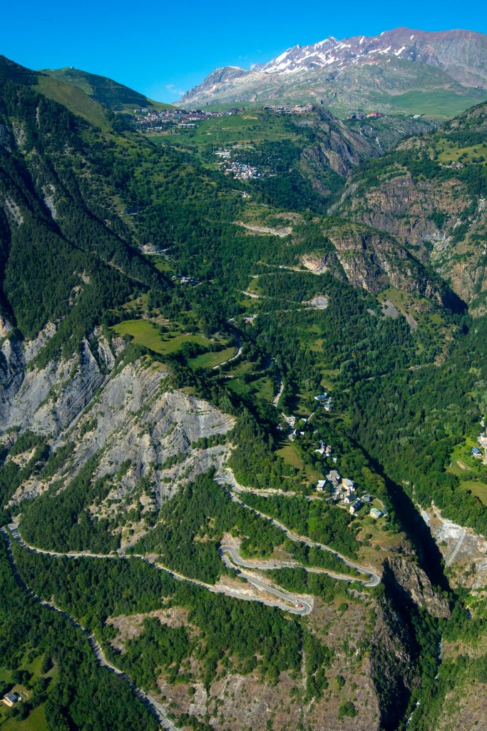 massif oisans à la montagne, belle destination de vacances à l'alpe d'huez