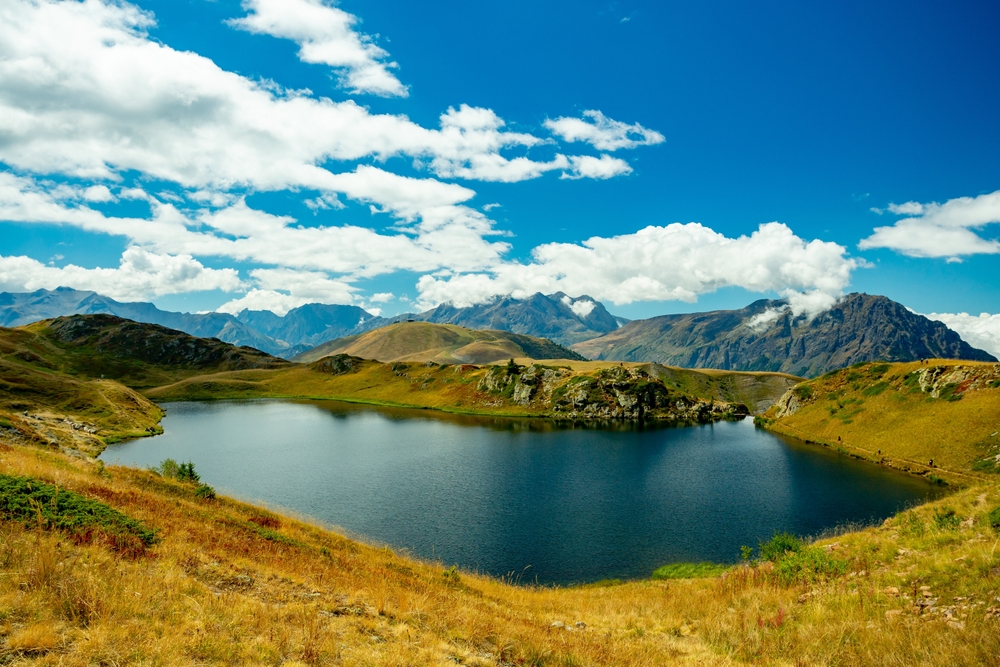 avec le forfait été baladez vous près du lac noir à l'alpe d'huez