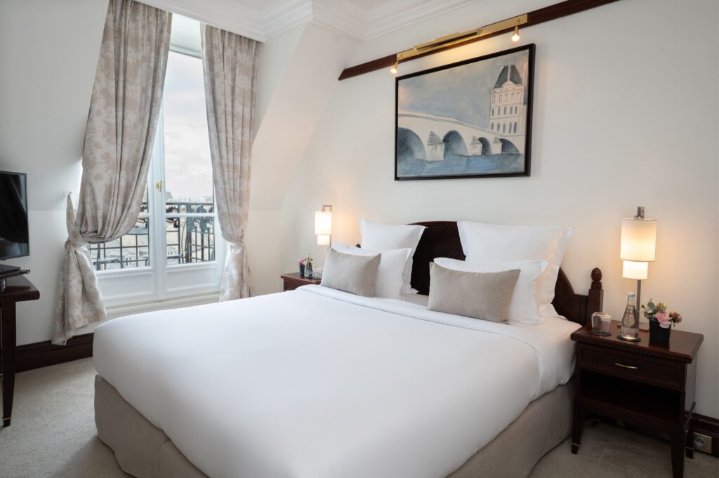 Suite de luxe parisienne