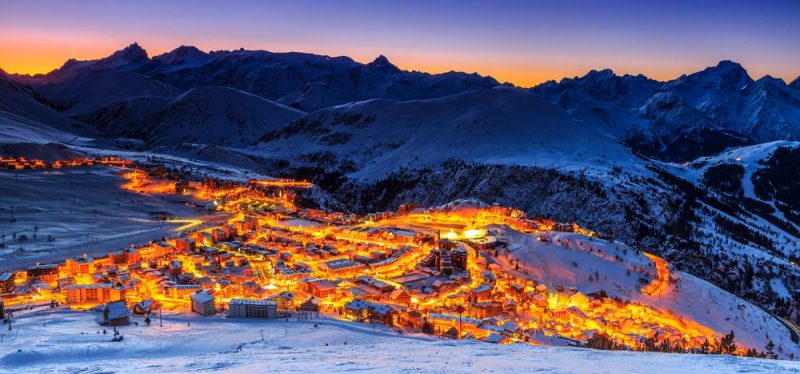 illumination de l'hotel à l'alpe d'huez à noël